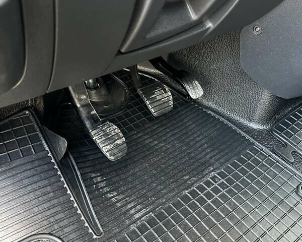 Белый Рено Мастер, объемом двигателя 2.3 л и пробегом 360 тыс. км за 25999 $, фото 22 на Automoto.ua