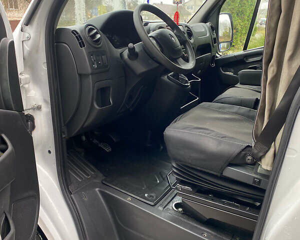 Белый Рено Мастер, объемом двигателя 2.3 л и пробегом 648 тыс. км за 15500 $, фото 6 на Automoto.ua