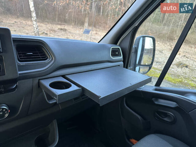 Белый Рено Мастер, объемом двигателя 2.3 л и пробегом 366 тыс. км за 25600 $, фото 10 на Automoto.ua