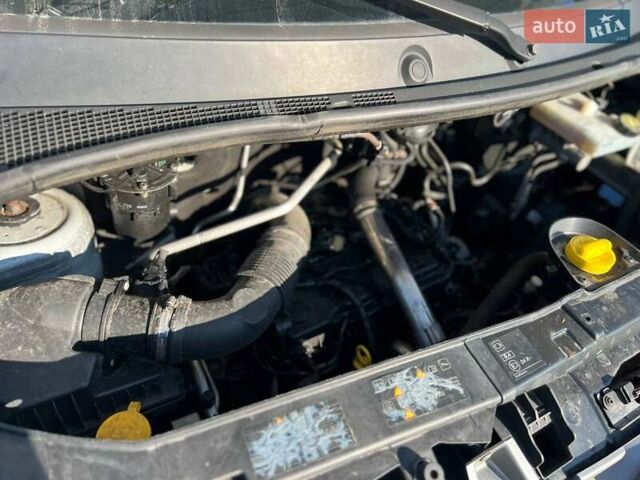 Білий Рено Мастєр, об'ємом двигуна 2.3 л та пробігом 405 тис. км за 17000 $, фото 33 на Automoto.ua