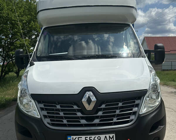 Белый Рено Мастер, объемом двигателя 2.3 л и пробегом 476 тыс. км за 17250 $, фото 1 на Automoto.ua