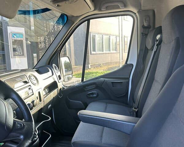 Белый Рено Мастер, объемом двигателя 2.3 л и пробегом 520 тыс. км за 17900 $, фото 21 на Automoto.ua