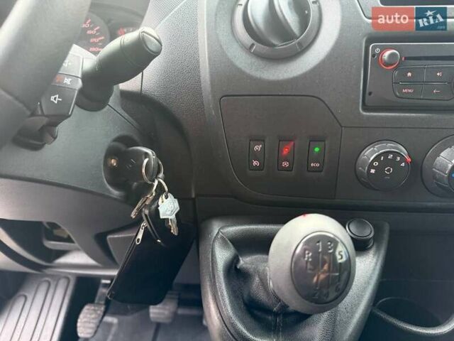 Белый Рено Мастер, объемом двигателя 2.3 л и пробегом 281 тыс. км за 23999 $, фото 35 на Automoto.ua