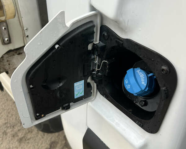 Белый Рено Мастер, объемом двигателя 2.3 л и пробегом 360 тыс. км за 25999 $, фото 37 на Automoto.ua