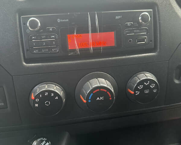 Белый Рено Мастер, объемом двигателя 2.3 л и пробегом 476 тыс. км за 17250 $, фото 21 на Automoto.ua