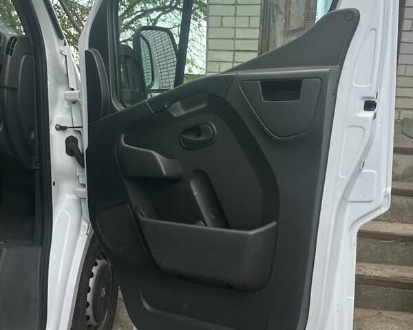 Белый Рено Мастер, объемом двигателя 2.3 л и пробегом 476 тыс. км за 17250 $, фото 27 на Automoto.ua