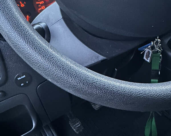 Белый Рено Мастер, объемом двигателя 2.3 л и пробегом 428 тыс. км за 17200 $, фото 14 на Automoto.ua