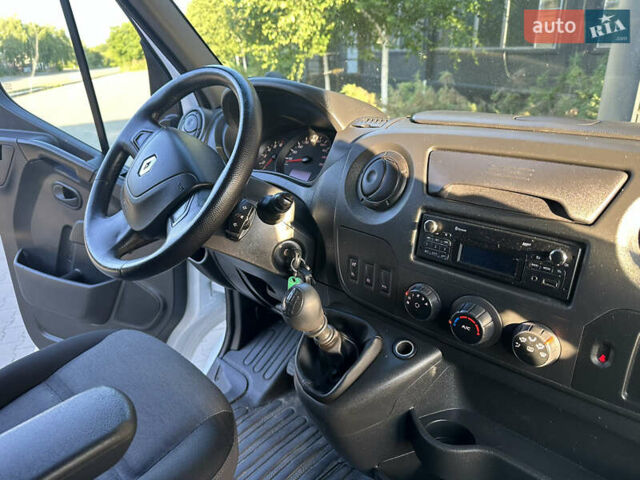 Белый Рено Мастер, объемом двигателя 2.3 л и пробегом 520 тыс. км за 17900 $, фото 29 на Automoto.ua