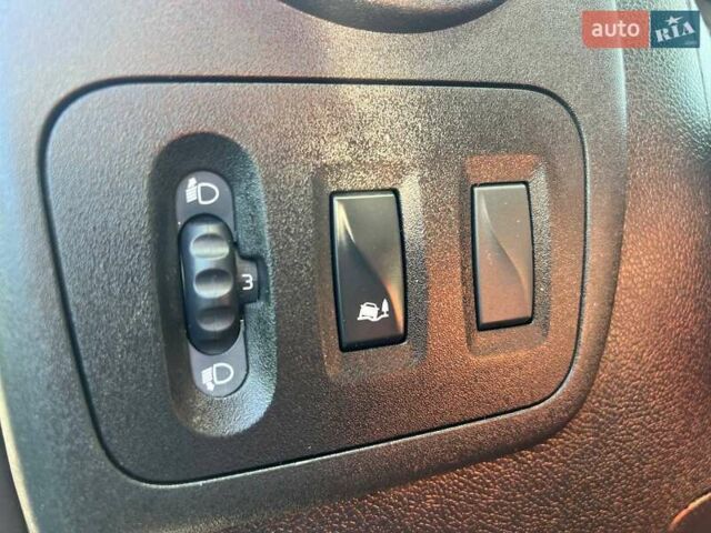 Білий Рено Мастєр, об'ємом двигуна 2.3 л та пробігом 405 тис. км за 17000 $, фото 27 на Automoto.ua