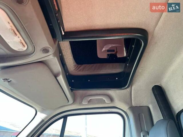 Білий Рено Мастєр, об'ємом двигуна 2.3 л та пробігом 405 тис. км за 17000 $, фото 25 на Automoto.ua