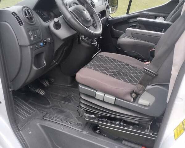 Белый Рено Мастер, объемом двигателя 2.3 л и пробегом 690 тыс. км за 18500 $, фото 11 на Automoto.ua