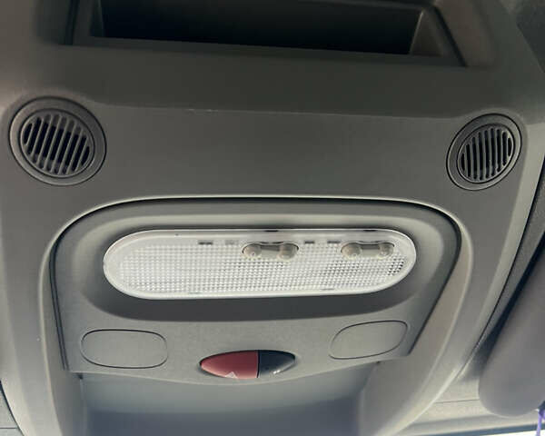 Белый Рено Мастер, объемом двигателя 2.3 л и пробегом 360 тыс. км за 25999 $, фото 33 на Automoto.ua