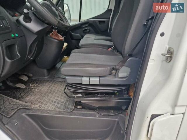 Белый Рено Мастер, объемом двигателя 2.3 л и пробегом 343 тыс. км за 18000 $, фото 4 на Automoto.ua