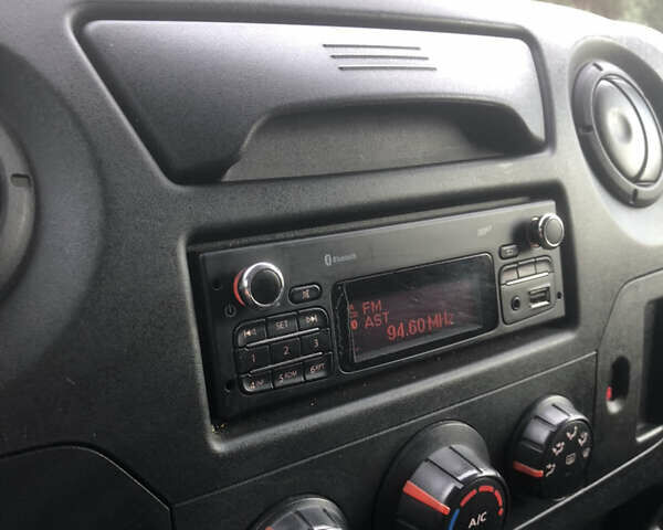 Білий Рено Мастєр, об'ємом двигуна 2.3 л та пробігом 435 тис. км за 15500 $, фото 16 на Automoto.ua