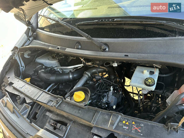 Белый Рено Мастер, объемом двигателя 2.3 л и пробегом 520 тыс. км за 17900 $, фото 38 на Automoto.ua