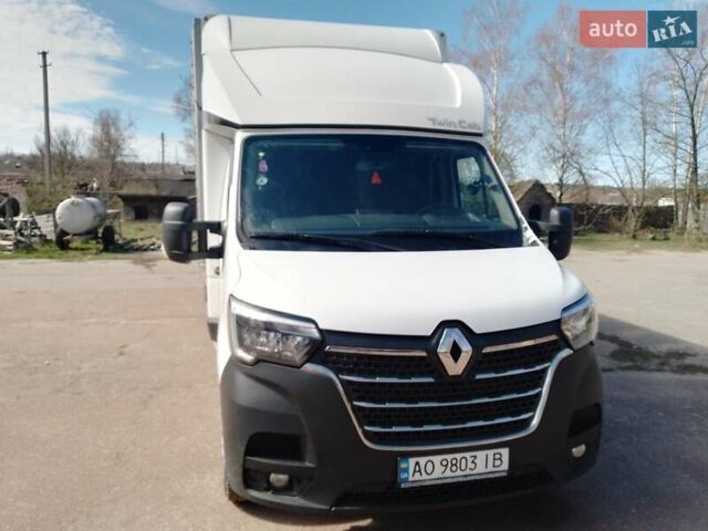 Белый Рено Мастер, объемом двигателя 2.3 л и пробегом 407 тыс. км за 18000 $, фото 1 на Automoto.ua