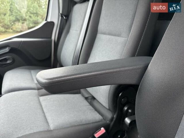 Білий Рено Мастєр, об'ємом двигуна 2.3 л та пробігом 363 тис. км за 17700 $, фото 53 на Automoto.ua