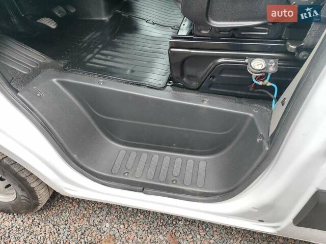 Білий Рено Мастєр, об'ємом двигуна 2.3 л та пробігом 278 тис. км за 16700 $, фото 60 на Automoto.ua