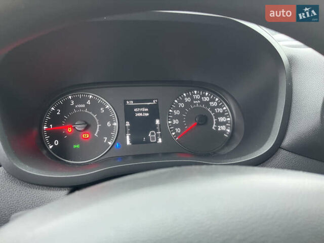 Белый Рено Мастер, объемом двигателя 2.3 л и пробегом 457 тыс. км за 18800 $, фото 11 на Automoto.ua