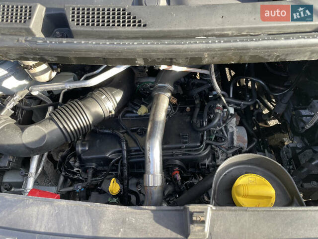 Белый Рено Мастер, объемом двигателя 2.3 л и пробегом 380 тыс. км за 19800 $, фото 44 на Automoto.ua