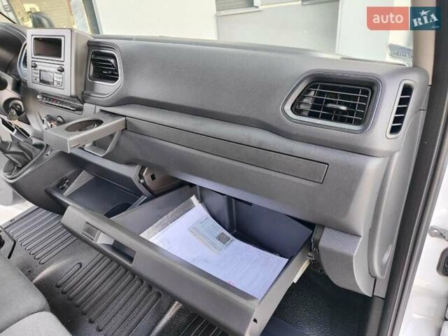 Белый Рено Мастер, объемом двигателя 2.3 л и пробегом 249 тыс. км за 29999 $, фото 14 на Automoto.ua