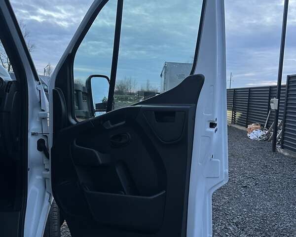 Белый Рено Мастер, объемом двигателя 2.3 л и пробегом 428 тыс. км за 17600 $, фото 17 на Automoto.ua