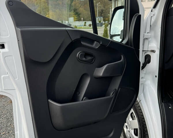 Білий Рено Мастєр, об'ємом двигуна 2.3 л та пробігом 230 тис. км за 18700 $, фото 40 на Automoto.ua