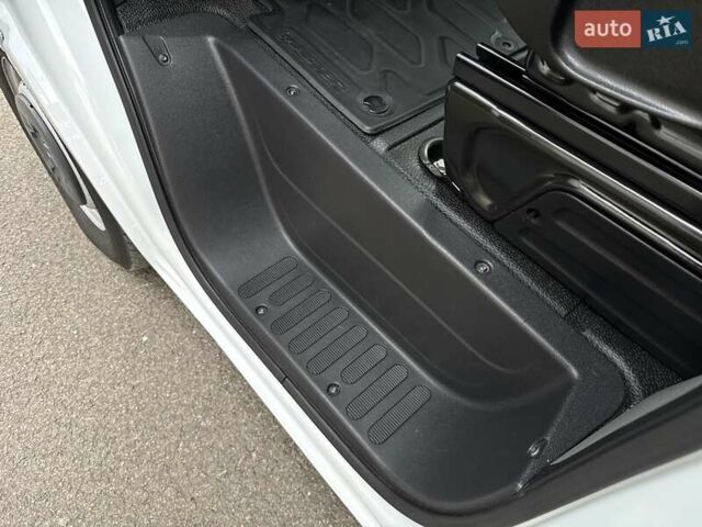 Білий Рено Мастєр, об'ємом двигуна 2.3 л та пробігом 363 тис. км за 17700 $, фото 47 на Automoto.ua