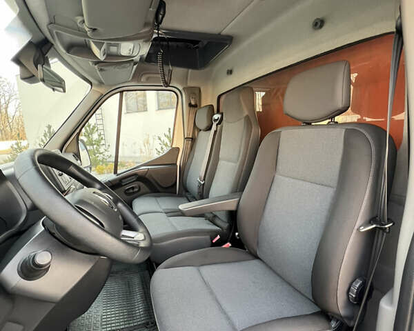 Белый Рено Мастер, объемом двигателя 2.3 л и пробегом 197 тыс. км за 17200 $, фото 12 на Automoto.ua