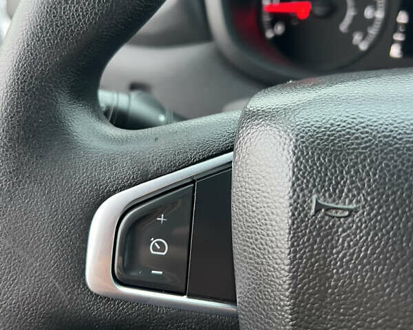 Белый Рено Мастер, объемом двигателя 2.3 л и пробегом 187 тыс. км за 17777 $, фото 16 на Automoto.ua