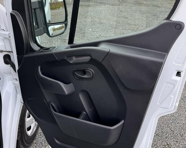 Білий Рено Мастєр, об'ємом двигуна 2.3 л та пробігом 230 тис. км за 18700 $, фото 32 на Automoto.ua