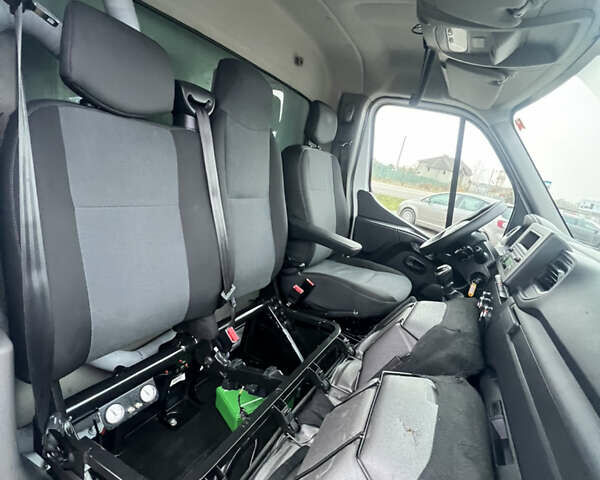 Белый Рено Мастер, объемом двигателя 2.3 л и пробегом 187 тыс. км за 17777 $, фото 28 на Automoto.ua