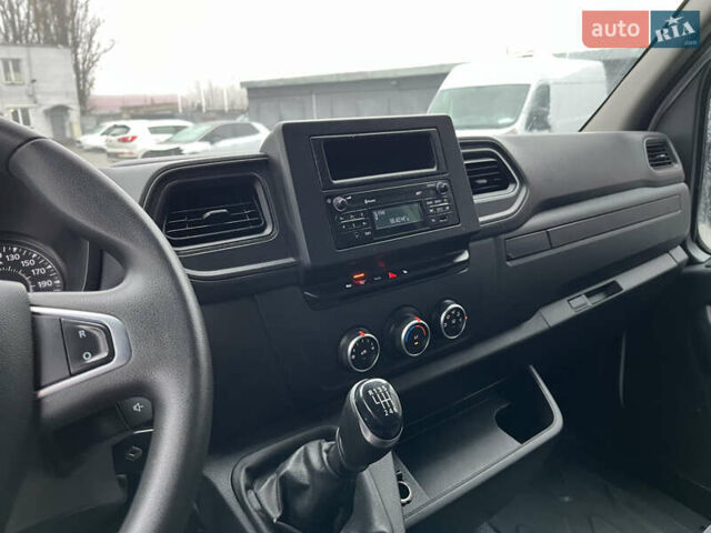 Белый Рено Мастер, объемом двигателя 2.3 л и пробегом 457 тыс. км за 19000 $, фото 13 на Automoto.ua