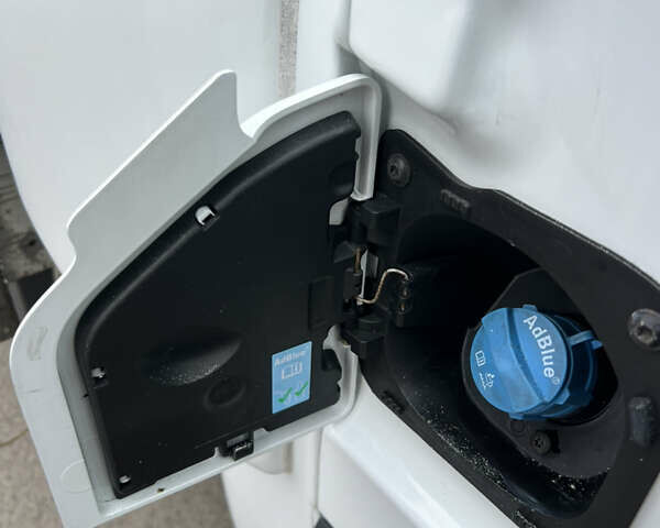 Белый Рено Мастер, объемом двигателя 2.3 л и пробегом 187 тыс. км за 17777 $, фото 35 на Automoto.ua