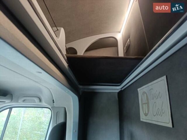 Білий Рено Мастєр, об'ємом двигуна 2.3 л та пробігом 297 тис. км за 18500 $, фото 24 на Automoto.ua