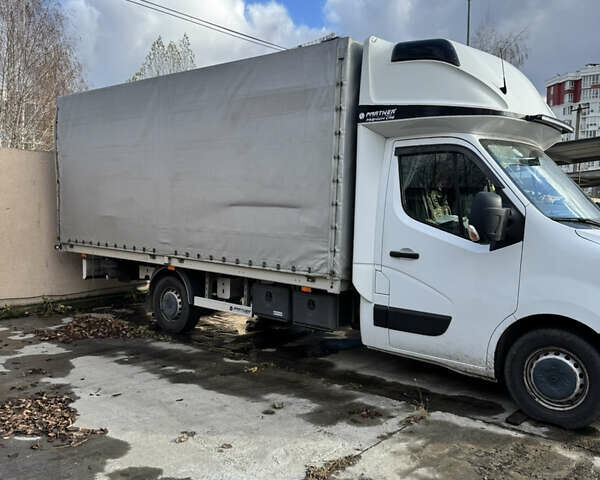 Белый Рено Мастер, объемом двигателя 2.3 л и пробегом 303 тыс. км за 23100 $, фото 1 на Automoto.ua