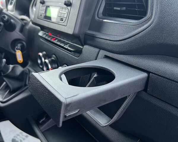 Белый Рено Мастер, объемом двигателя 2.3 л и пробегом 187 тыс. км за 17777 $, фото 34 на Automoto.ua