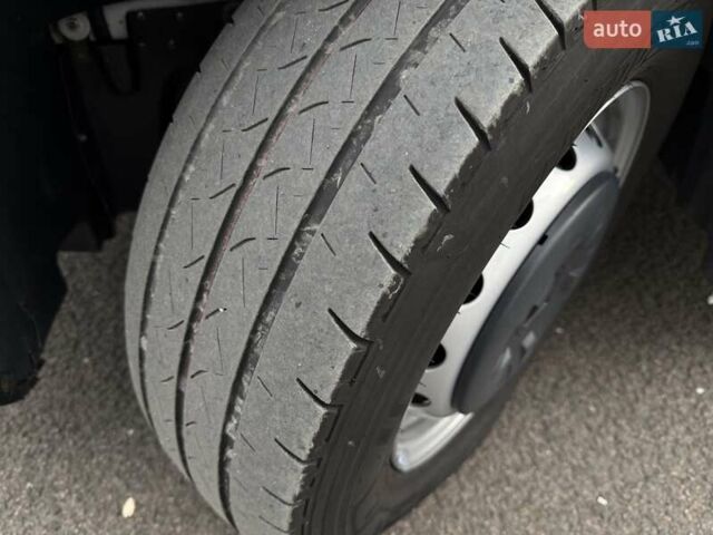 Білий Рено Мастєр, об'ємом двигуна 2.3 л та пробігом 363 тис. км за 17700 $, фото 7 на Automoto.ua