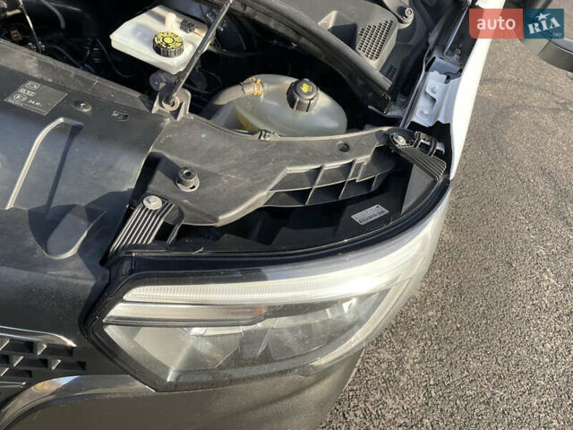 Белый Рено Мастер, объемом двигателя 2.3 л и пробегом 380 тыс. км за 19800 $, фото 41 на Automoto.ua