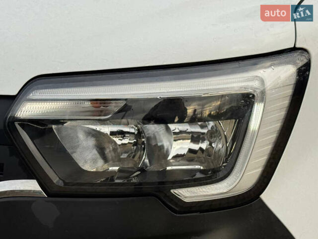 Белый Рено Мастер, объемом двигателя 2.3 л и пробегом 500 тыс. км за 17500 $, фото 8 на Automoto.ua