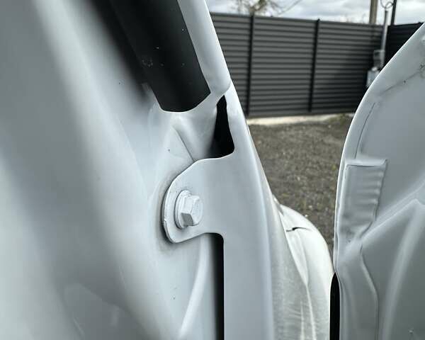 Рено Мастер 2020 в Ковель на Automoto.ua Белый Рено Мастер, объемом двигателя 2.3 л и пробегом 345 тыс. км за 18999 $, фото 19 на Automoto.ua