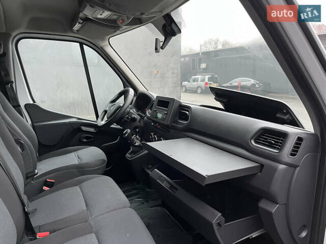 Белый Рено Мастер, объемом двигателя 2.3 л и пробегом 457 тыс. км за 18800 $, фото 13 на Automoto.ua