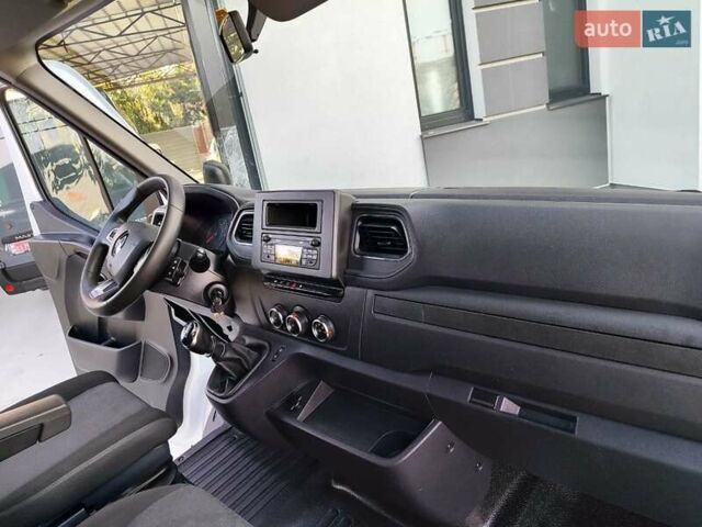 Белый Рено Мастер, объемом двигателя 2.3 л и пробегом 249 тыс. км за 29999 $, фото 43 на Automoto.ua