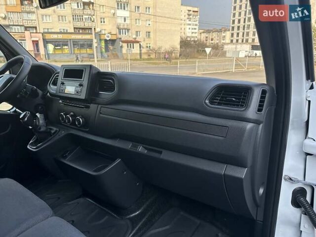 Белый Рено Мастер, объемом двигателя 2.3 л и пробегом 385 тыс. км за 18200 $, фото 33 на Automoto.ua