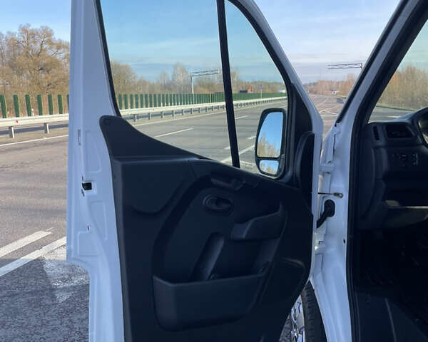 Белый Рено Мастер, объемом двигателя 2.3 л и пробегом 380 тыс. км за 19800 $, фото 14 на Automoto.ua