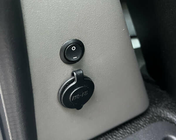 Белый Рено Мастер, объемом двигателя 2.3 л и пробегом 187 тыс. км за 17777 $, фото 32 на Automoto.ua