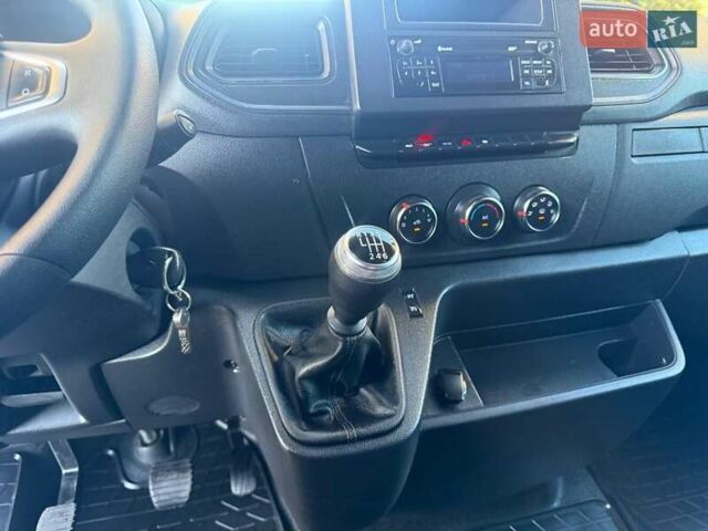 Білий Рено Мастєр, об'ємом двигуна 2.3 л та пробігом 245 тис. км за 19299 $, фото 59 на Automoto.ua