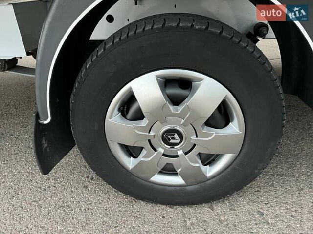 Белый Рено Мастер, объемом двигателя 2.3 л и пробегом 292 тыс. км за 21700 $, фото 33 на Automoto.ua