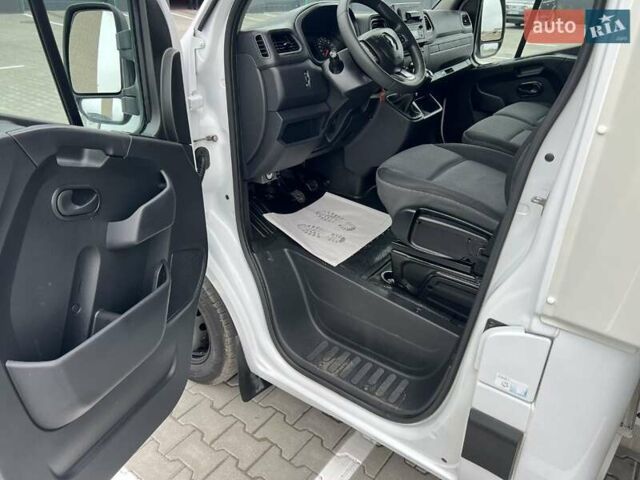 Білий Рено Мастєр, об'ємом двигуна 2.3 л та пробігом 280 тис. км за 19998 $, фото 17 на Automoto.ua