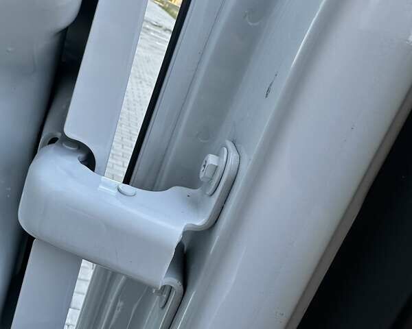 Белый Рено Мастер, объемом двигателя 2.3 л и пробегом 394 тыс. км за 21200 $, фото 24 на Automoto.ua